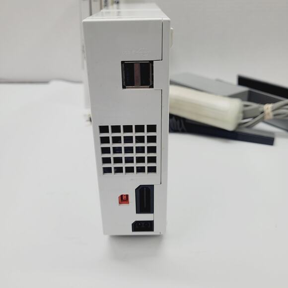 Nintendo Wii System Console (RVL-001) W/ Controller Cords 4 Family Games Tested - Picture 10 of 11